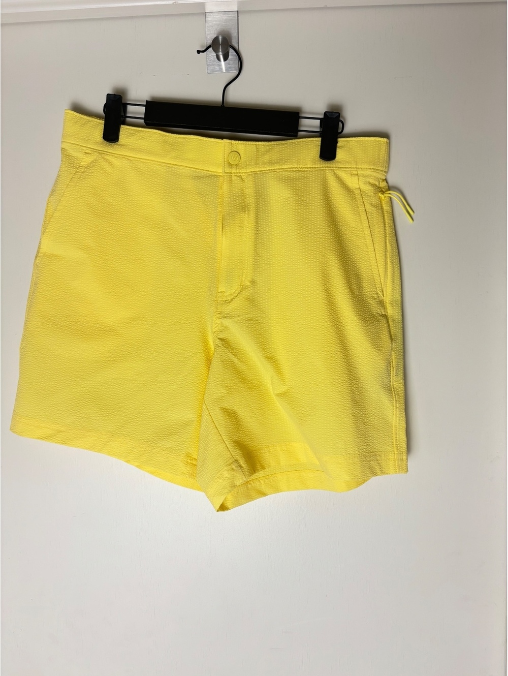 VRST Men’s M Yellow Seersucker Resort Shorts 6” Relaxed Fit NWT $68